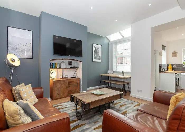 Park House - Large 3 Bedroom Victorian House, 10 Mins From Ferienhaus *