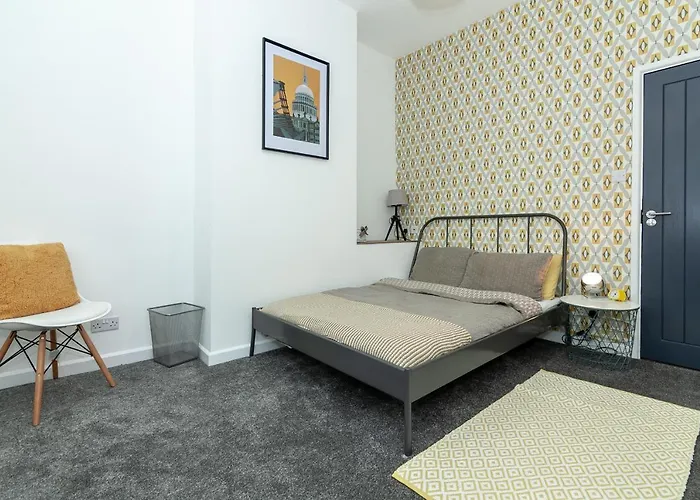 Park House - Large 3 Bedroom Victorian House, 10 Mins From Ferienhaus