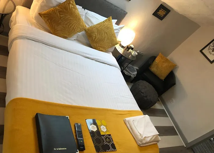 Ivy Mount Boutique 3*