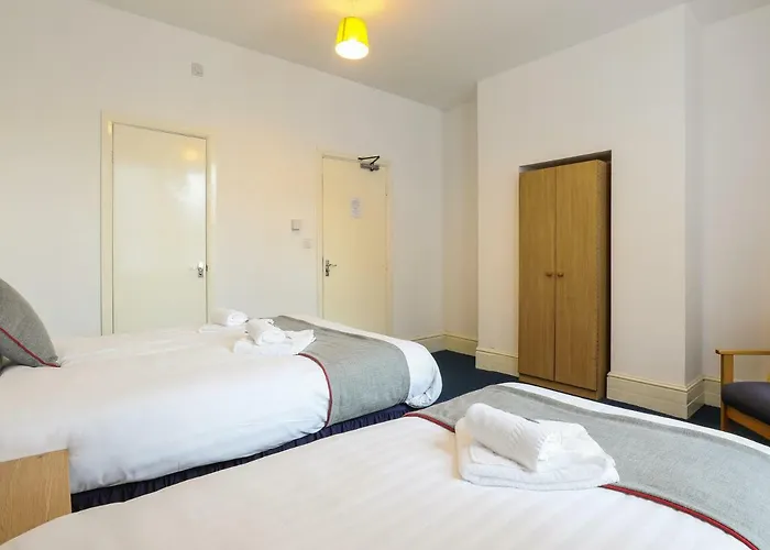 Oyo Hala 3* Manchester