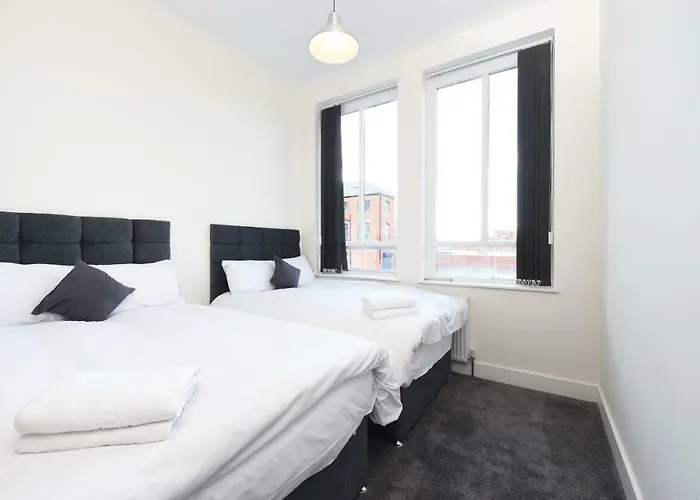 Stunning High Spec Sleep 14 Manchester