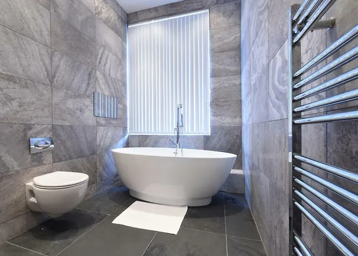 Stunning High Spec Sleep 14 * Manchester