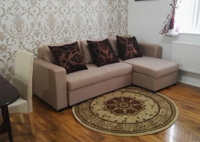 Knutsford House Holidays *