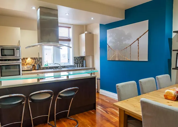Apartment No 1 - The Old Red King Pub, Whitefield,