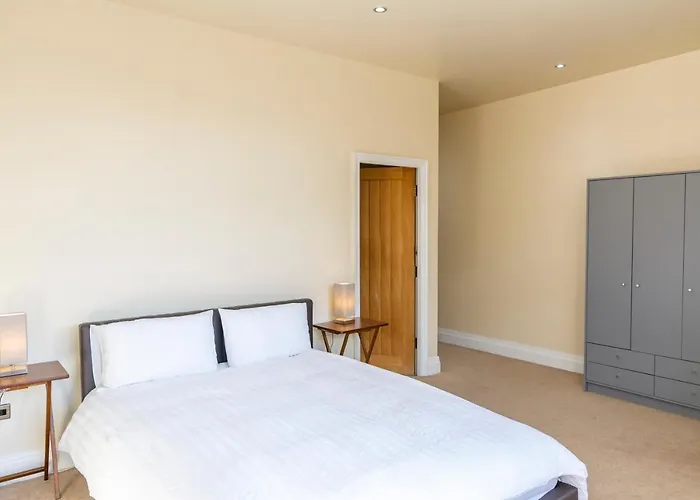 No 1 - The Old Red King Pub, Whitefield, Apartment Manchester