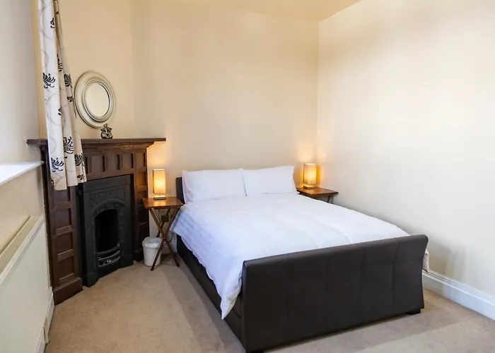 Apartment No 1 - The Old Red King Pub, Whitefield,