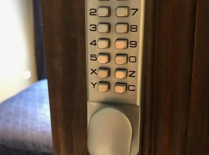 게스트하우스 3. Stylish Private Double Near Centre *