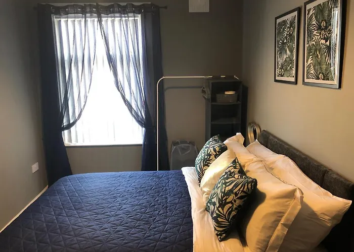 3. Stylish Private Double Near Centre *