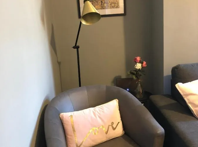 3. Stylish Private Double Near Centre 게스트하우스