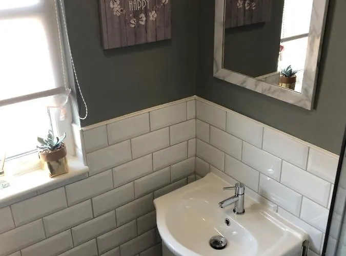 게스트하우스 3. Stylish Private Double Near Centre *