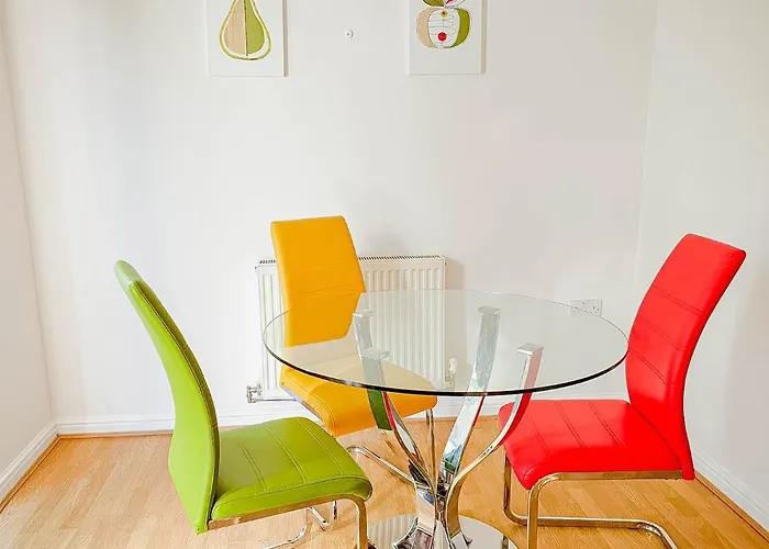 Airport Lounge - 3 Bed - 6 Persons * מנצ'סטר