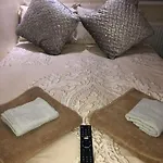 Big Rusholme With Tv And Private Bathroom-parking&wifi Bed & Breakfast *