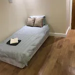 Bed & Breakfast Big Rusholme With Tv And Private Bathroom-parking&wifi