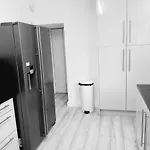 Дом отдыха Gorgeous Stylish Cheri Victorian House In Манчестер