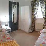 Queens Rooms, A Perfect Stay, Next To Shopping Parks And Central * Manchester
