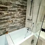 Appartamento 1-bedroom Aprt In Salford- Freeparking- Sleeps3