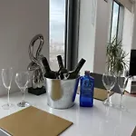 Media Stays - Luxury Апартаменты