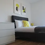Quay Apartment *