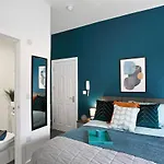 Averill Street Hotel