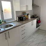 Beautiful Basement En-suite *