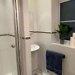 Spacious And Amazing 4 Bedroom Detached House *