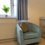 Дом отдыха Spacious And Amazing 4 Bedroom Detached House Манчестер