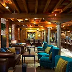 Marriott Victoria & Hotel 4*