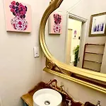 Stunning Luxury Vintage Duplex With Parking Дом отдыха *