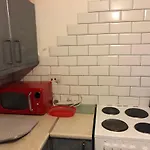 Apartment Lovely 2 Bedroom Flat Near And Train Station