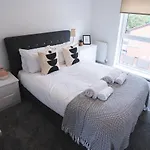 Apartment Centre 2-bed - New - Free Wi-fi - Manchester