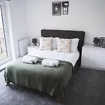 Centre 2-bed - New - Free Wi-fi - * Manchester