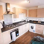Centre 2-bed - New - Free Wi-fi - Apartment