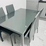 Beautiful And Homely 3 Bed House With Free Parking So Close To Man And Centre Apartment Manchester