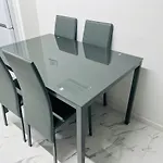 Apartment Beautiful And Homely 3 Bed House With Free Parking So Close To Man And Centre