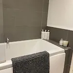2 Bedroom House With Garden