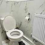 Apartment Beautiful And Homely 3 Bed House With Free Parking So Close To Man And Centre Manchester