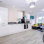 Daire Weelky And Monthly Bookings At Cassia Unit - Telly Homes Ltd -brand New 1 Bedroom Salford, *