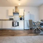 M5 Ordsall - Spacious 2 Bedroom *