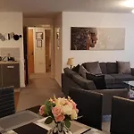 Comfy 2Bd & 1Ba City Centre Luxury With Free Parking *
