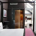 מלון דירות Roomzzz 4*