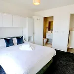 Modern Flat -walk To Deansgate & Old Trafford - Pass The Keys *