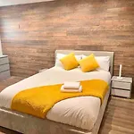 Deeluxe Apartment Daire Manchester