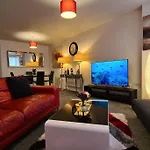 Daire Cozy 2Bd & 1Ba City Centre Luxury With Free Parking *