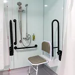 Easyhotel 2*