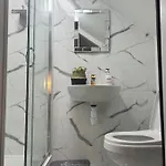 Séjour chez l'habitant House In The Heart Of