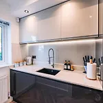 度假居 Luxurious 3 Bed Home, Free Parking 曼彻斯特