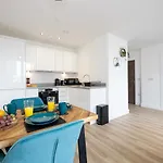 Apartment Luxurious Stylish In Old Trafford
