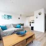 Apartment Luxurious Stylish In Old Trafford