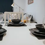Stylish 4bd - Coop Live - Etihad - Parking - Ev