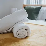 Stylish 4bd - Coop Live - Etihad - Parking - Ev